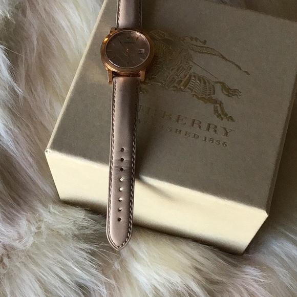 Like New Rose Gold Burberry Watch - Picture 3 of 9